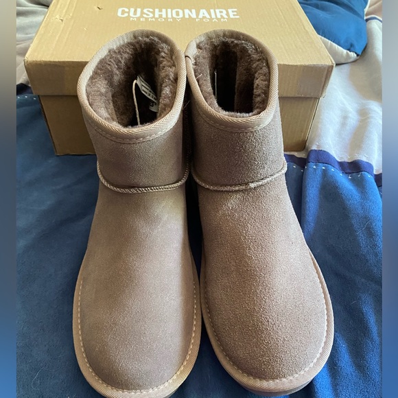 Cushionaire Tan Mini Boots Size 9.5 Suede Pull On Boot With Memory Foam. - Picture 5 of 8
